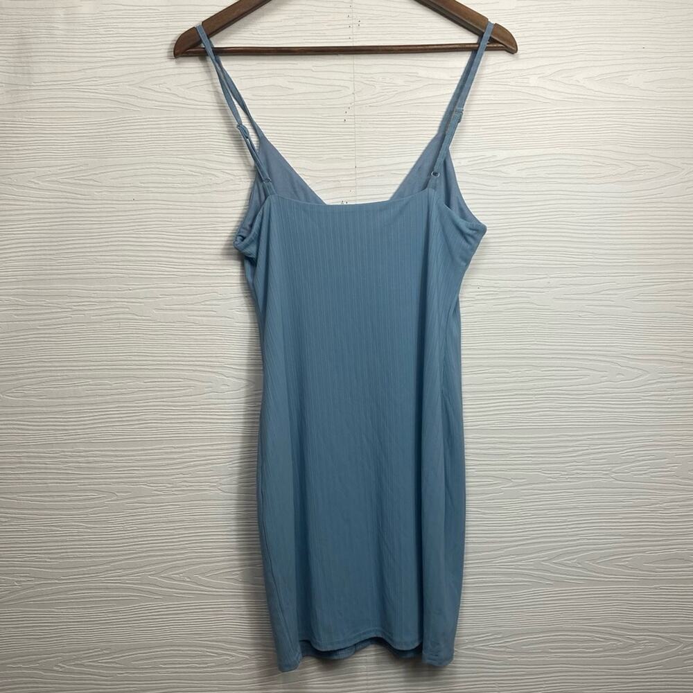 Superdown Revolve Ribbed light blue button front Dress Size Medium - Picture 5 of 8